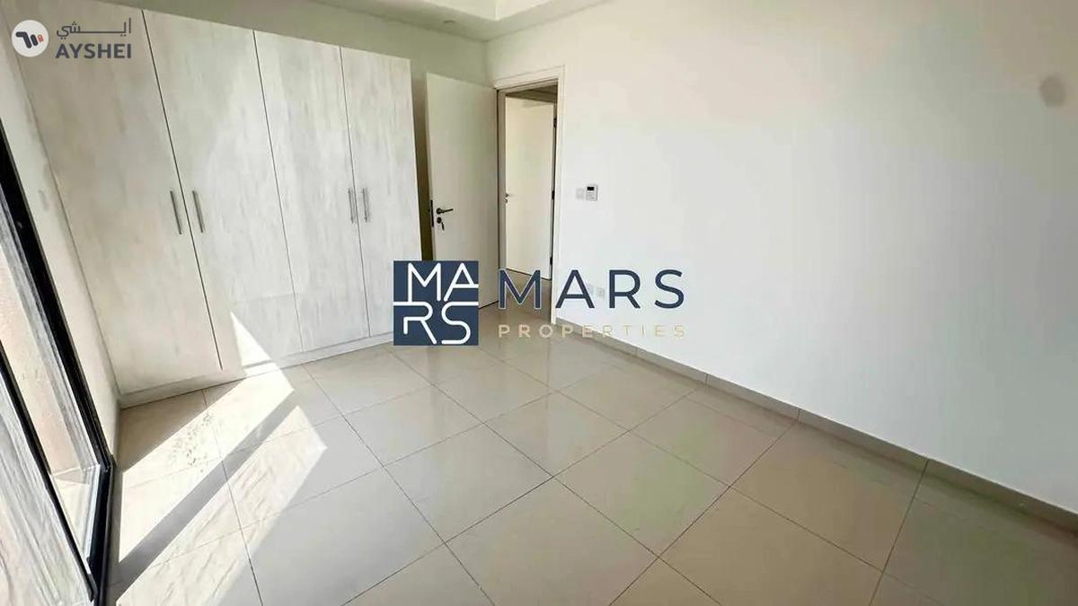 Spacious three bedroom corner unit with bigger layout available for rent in Nasma residence-13-13
