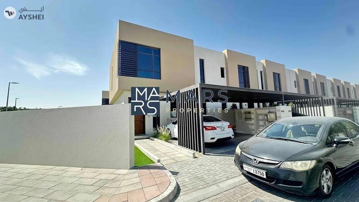 Spacious three bedroom corner unit with bigger layout available for rent in Nasma residence-0-0