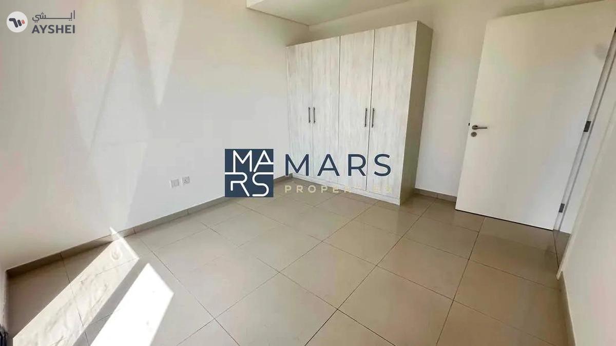 Spacious three bedroom corner unit with bigger layout available for rent in Nasma residence-5-5