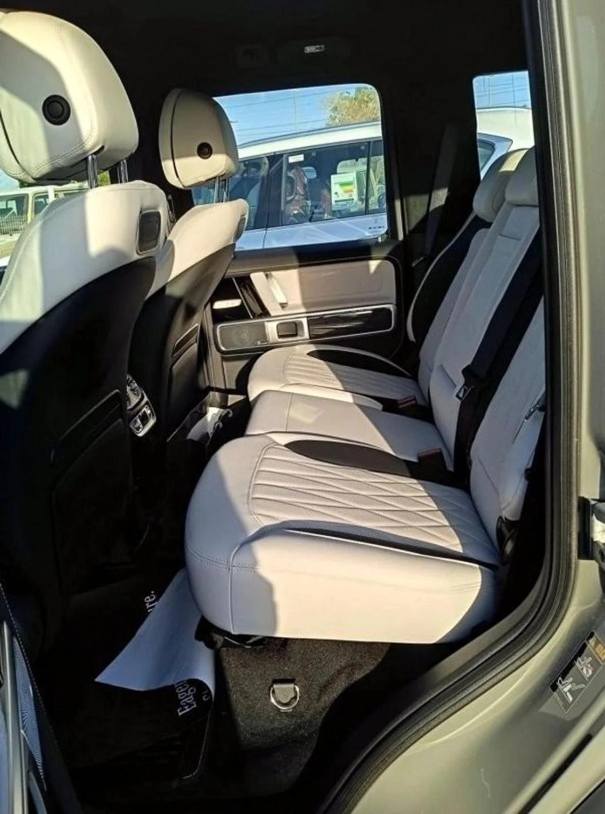 Mercedes Benz G63 AMG MERCEDES G 63- GREY INSIDE WHITE-6-6