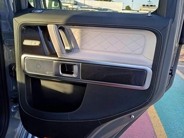 Mercedes Benz G63 AMG MERCEDES G 63- GREY INSIDE WHITE