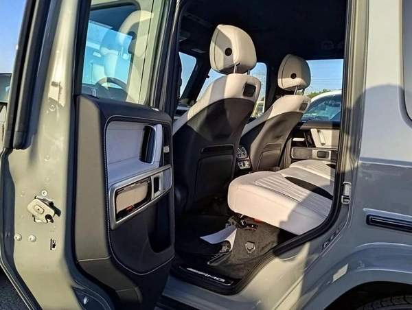 Mercedes Benz G63 AMG MERCEDES G 63- GREY INSIDE WHITE