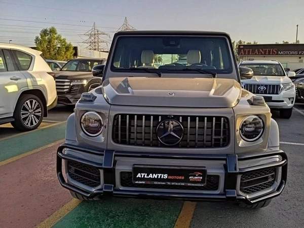 Mercedes Benz G63 AMG MERCEDES G 63- GREY INSIDE WHITE