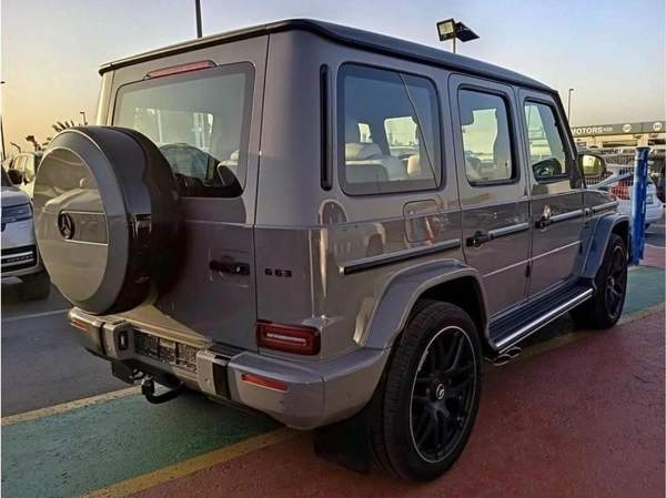 Mercedes Benz G63 AMG MERCEDES G 63- GREY INSIDE WHITE