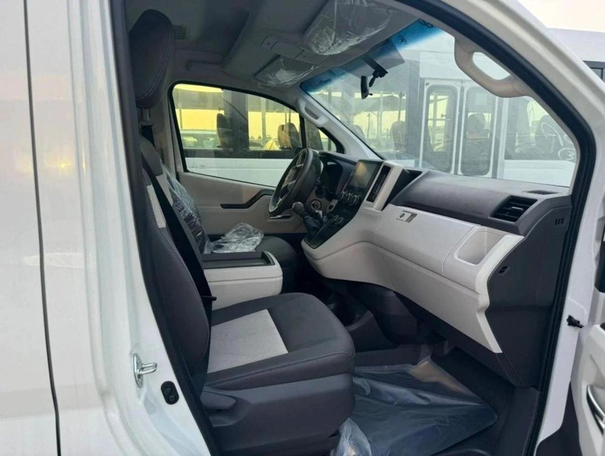 Toyota Hiace 2.8L DIESEL GL FULL OPTION M/T 2025-5-5