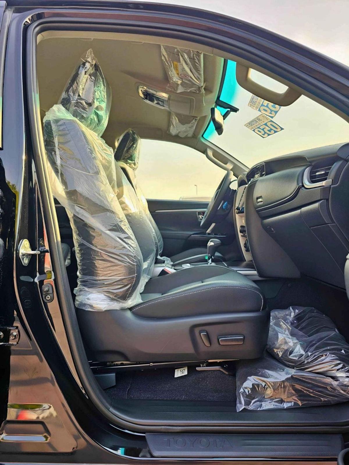 Toyota Fortuner SR5 ADVENTURE / 4.0L V6 PETROL / FRONT PWR SEATS / PUSH START / DIFF LOCK AUTO A/C (CODE # F6HA)-9-9