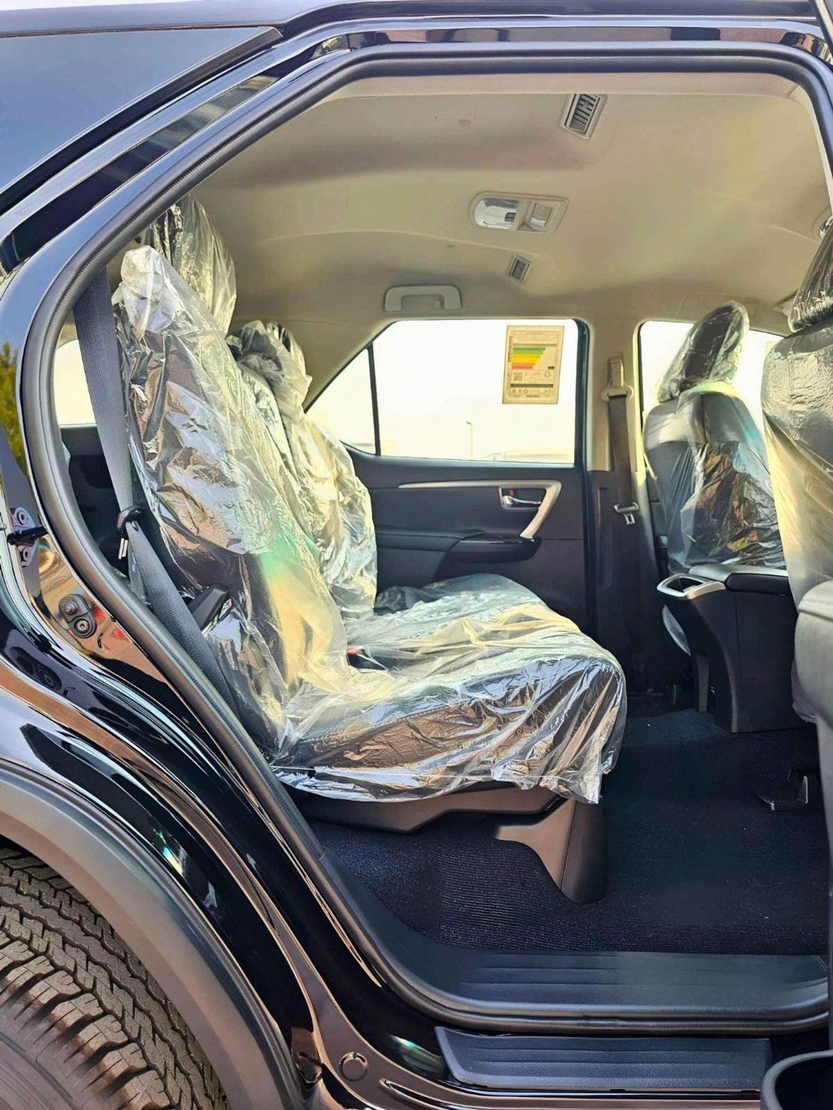Toyota Fortuner SR5 ADVENTURE / 4.0L V6 PETROL / FRONT PWR SEATS / PUSH START / DIFF LOCK AUTO A/C (CODE # F6HA)-11-11