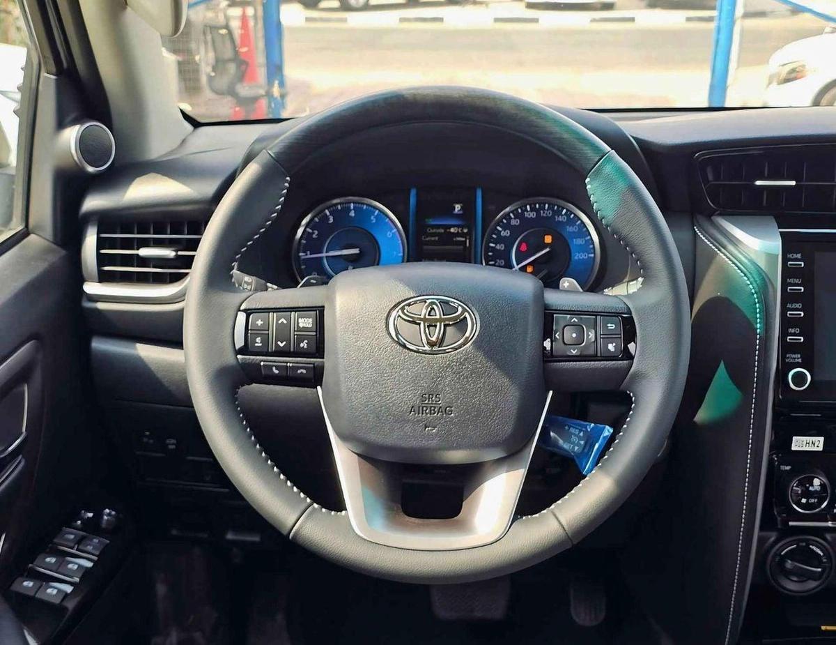 Toyota Fortuner SR5 ADVENTURE / 4.0L V6 PETROL / FRONT PWR SEATS / PUSH START / DIFF LOCK AUTO A/C (CODE # F6HA)-13-13