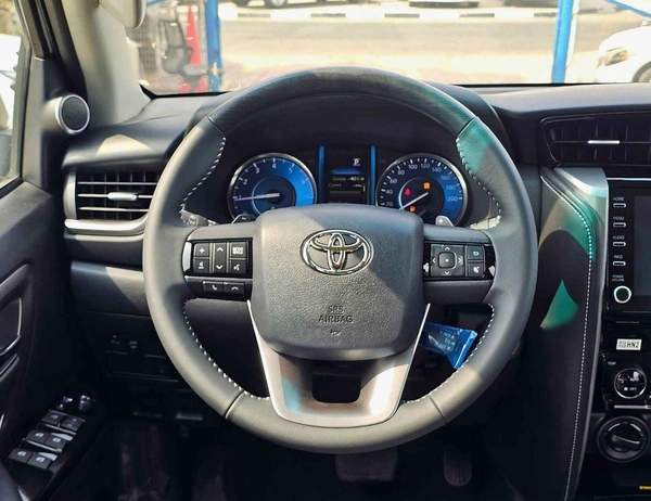 Toyota Fortuner SR5 ADVENTURE / 4.0L V6 PETROL / FRONT PWR SEATS / PUSH START / DIFF LOCK AUTO A/C (CODE # F6HA)