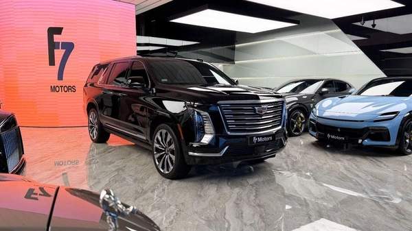 Cadillac Escalade Cadillac Escalade 600 - 6 Seats - 2026