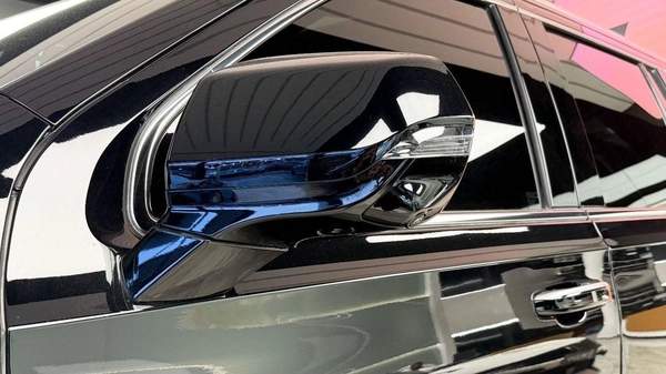 Cadillac Escalade Cadillac Escalade 600 - 6 Seats - 2026