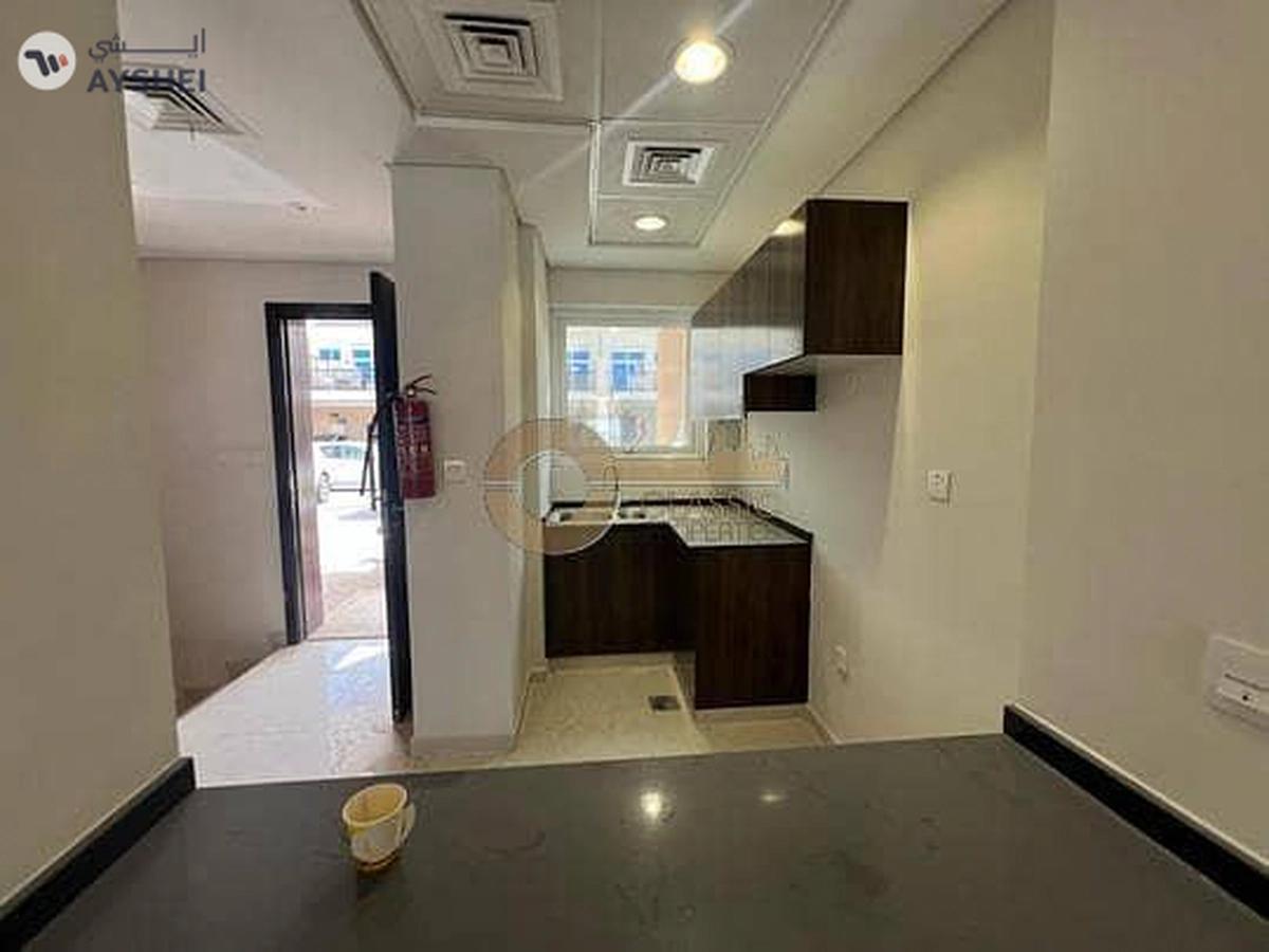 Freshly Maintained | Spacious | 3 Bed Townhouse-0-0