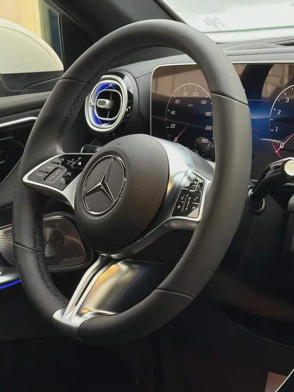 Mercedes GLC300 model 2025 import from Korea مرسيدس جي ال سي ٣٠٠ موديل ٢٠٢٥ وارد كوريا