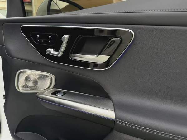 Mercedes GLC300 model 2025 import from Korea مرسيدس جي ال سي ٣٠٠ موديل ٢٠٢٥ وارد كوريا