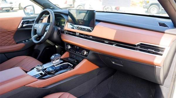 Mitsubishi Outlander Brand New 2026 Mitsubishi Outlander Premium (G08) 2.5L | 7-Seater SUV | GCC Spec | Export Only