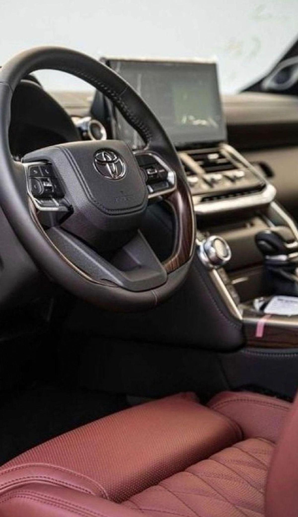 Toyota Land Cruiser Luxury 2026 Toyota Land Cruiser LC300 VXR+ – Full Option – Black Color-13-13