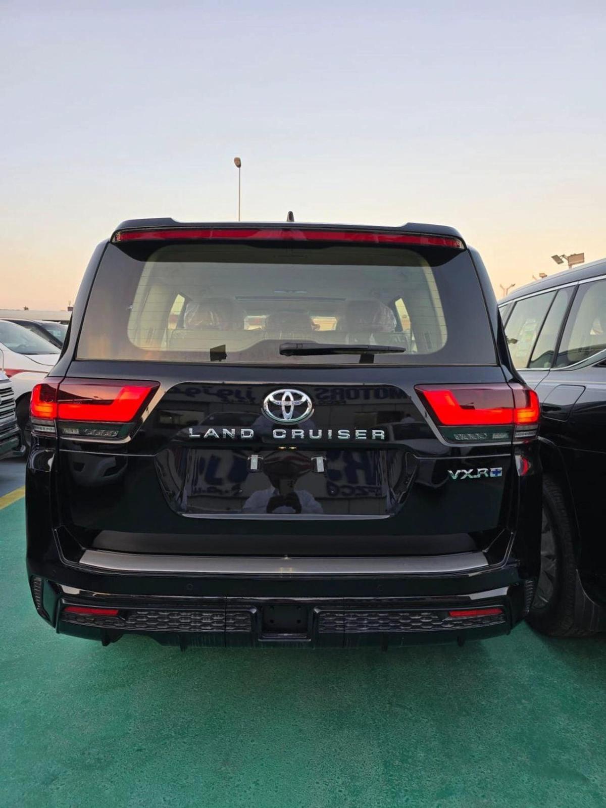 Toyota Land Cruiser Luxury 2026 Toyota Land Cruiser LC300 VXR+ – Full Option – Black Color-14-14