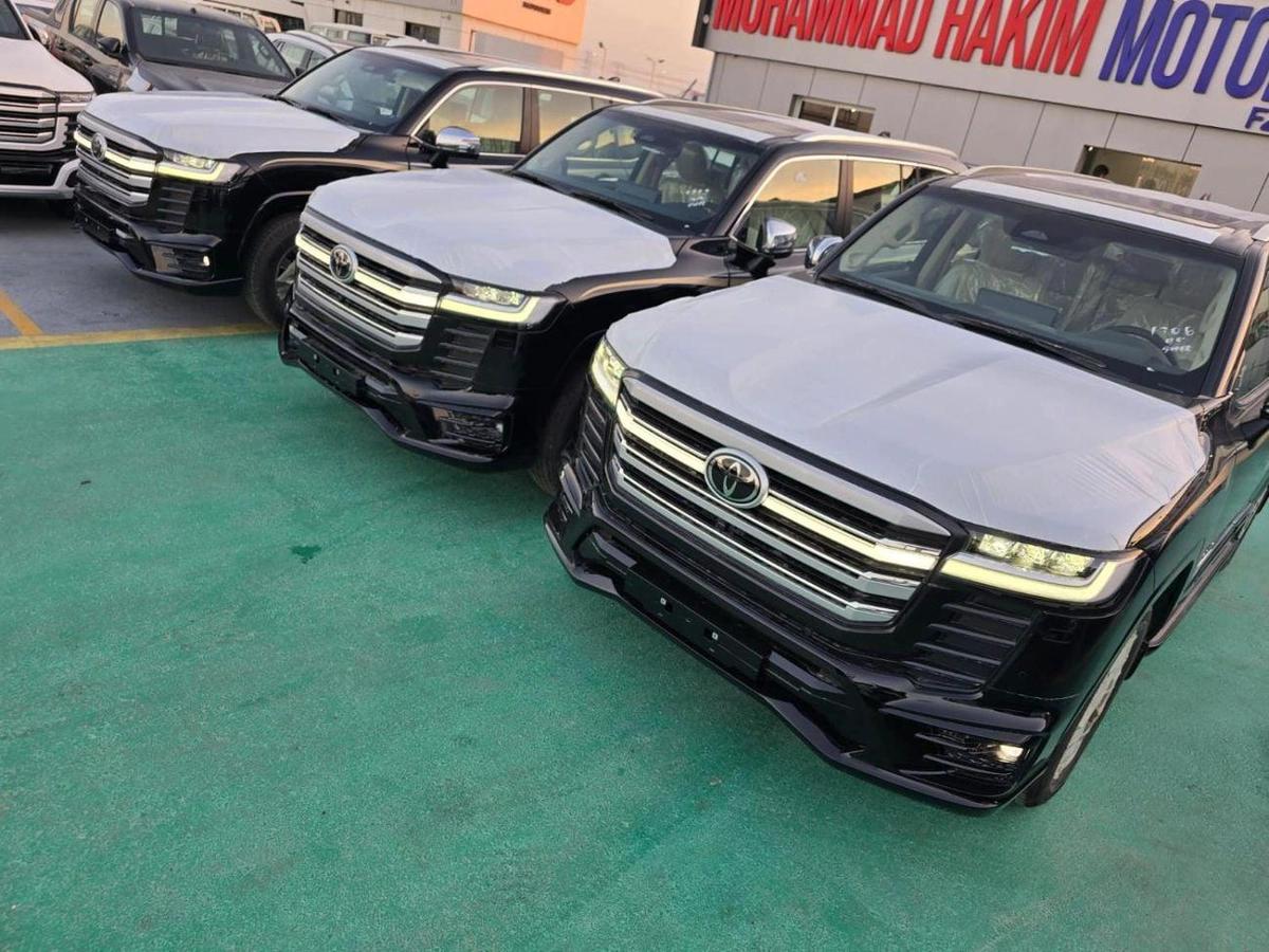 Toyota Land Cruiser Luxury 2026 Toyota Land Cruiser LC300 VXR+ – Full Option – Black Color-17-17
