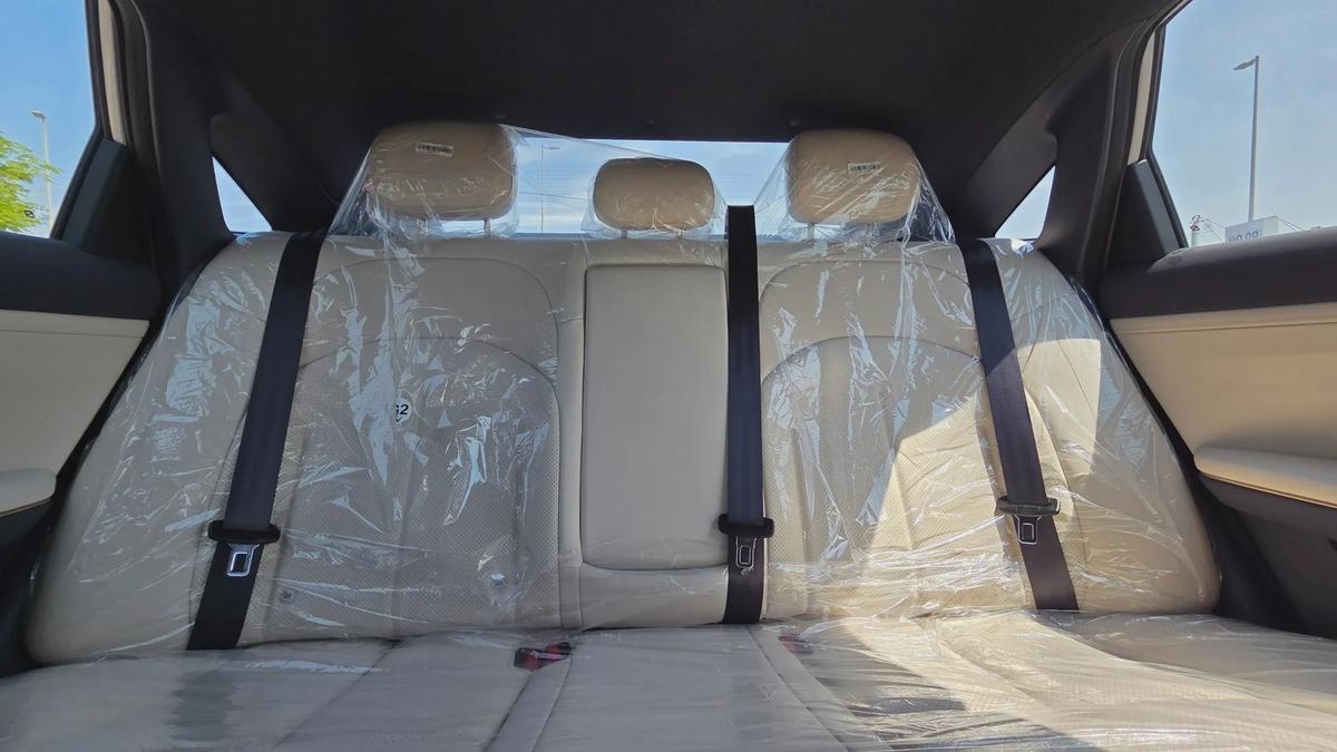 Nissan N6 180 Max (Gold White)-11-11