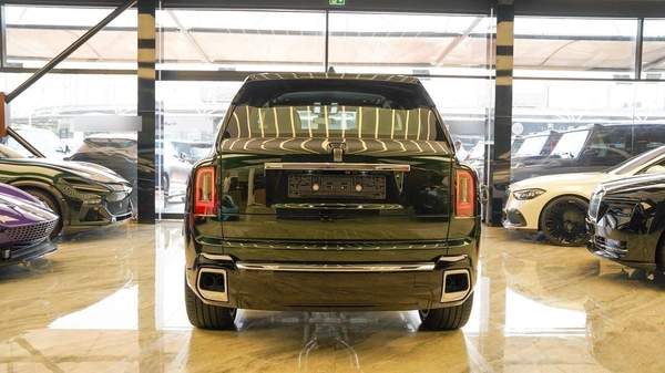Rolls-Royce Cullinan Rolls Royce Cullinan - Silver Badge - 2026