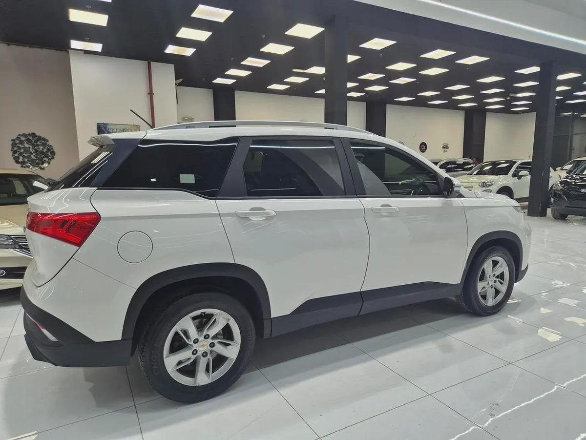 Chevrolet Captiva Gcc Mid option-3-3