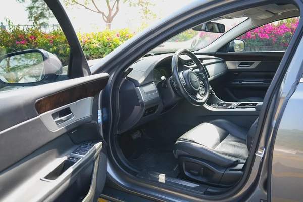 JAGUAR XF 25T 2017!! GCC SPECS!!