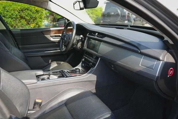 JAGUAR XF 25T 2017!! GCC SPECS!!