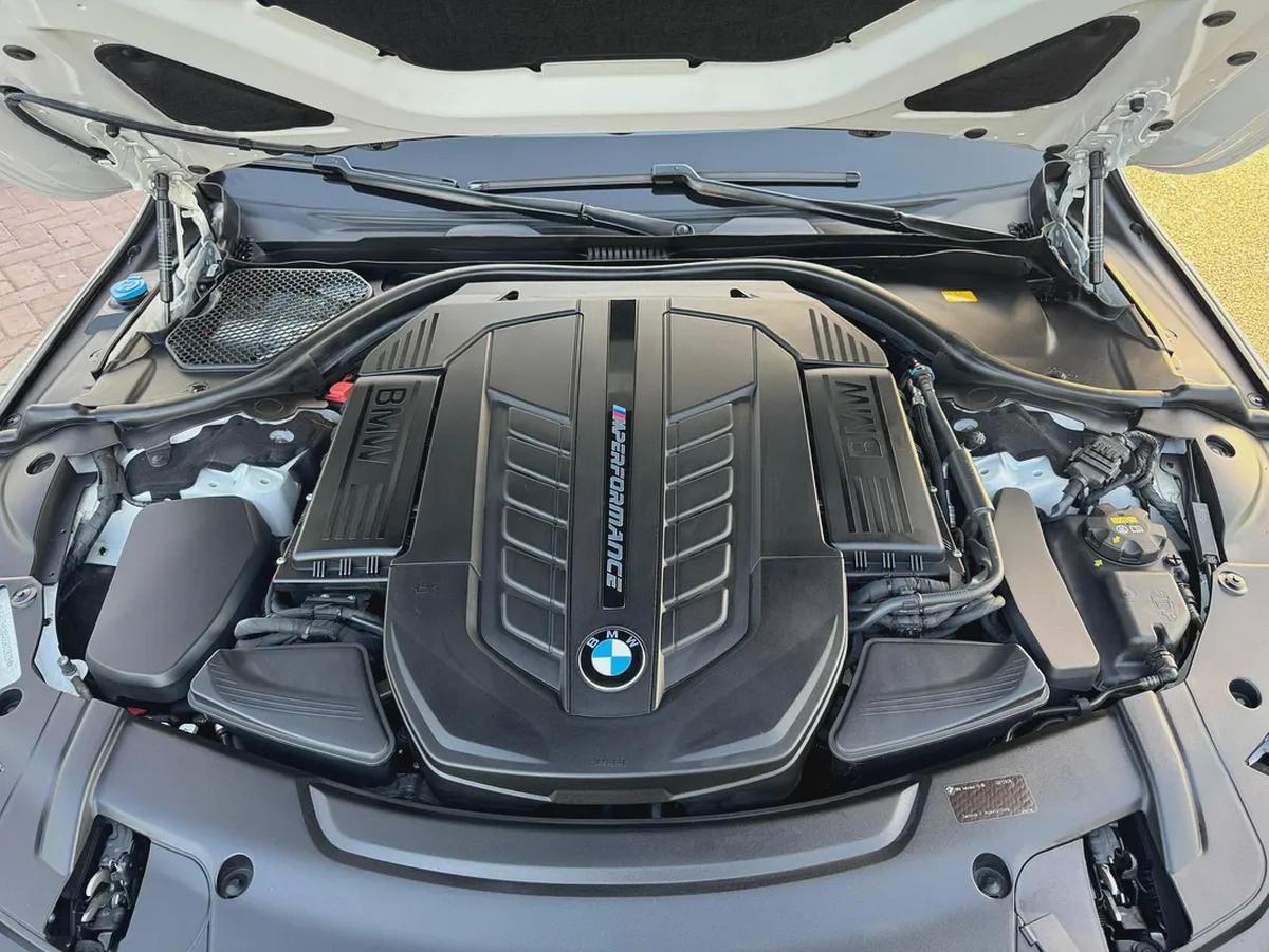 BMW M760LI V12 2017 56000km only - 4.5 Auction Grade - Japan Import - Clean Title-18-18