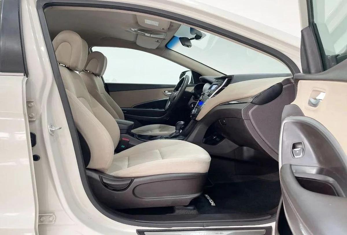 Hyundai Santa Fe GLS 3.3L-6CYL GCC SPECIFICATION-12-12