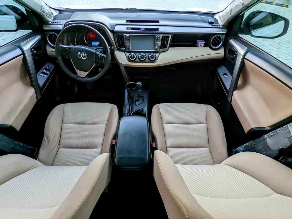 Toyota RAV4 GCC 2014 Prestine Condition Mid Option With Navigation Low KM Perfect Family SUV-17-17