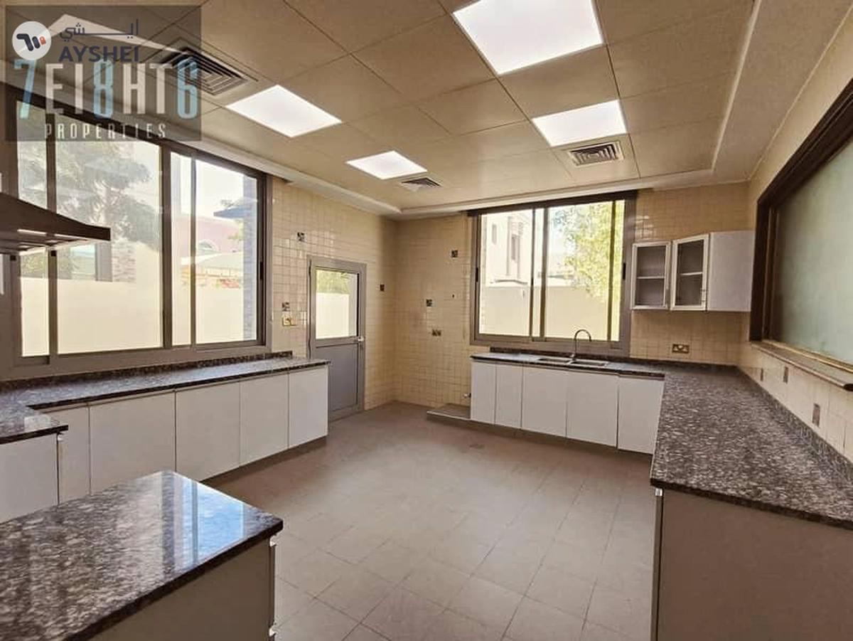 5 b/r modern design semi-indep villa with large living room + outside maids room-9-9