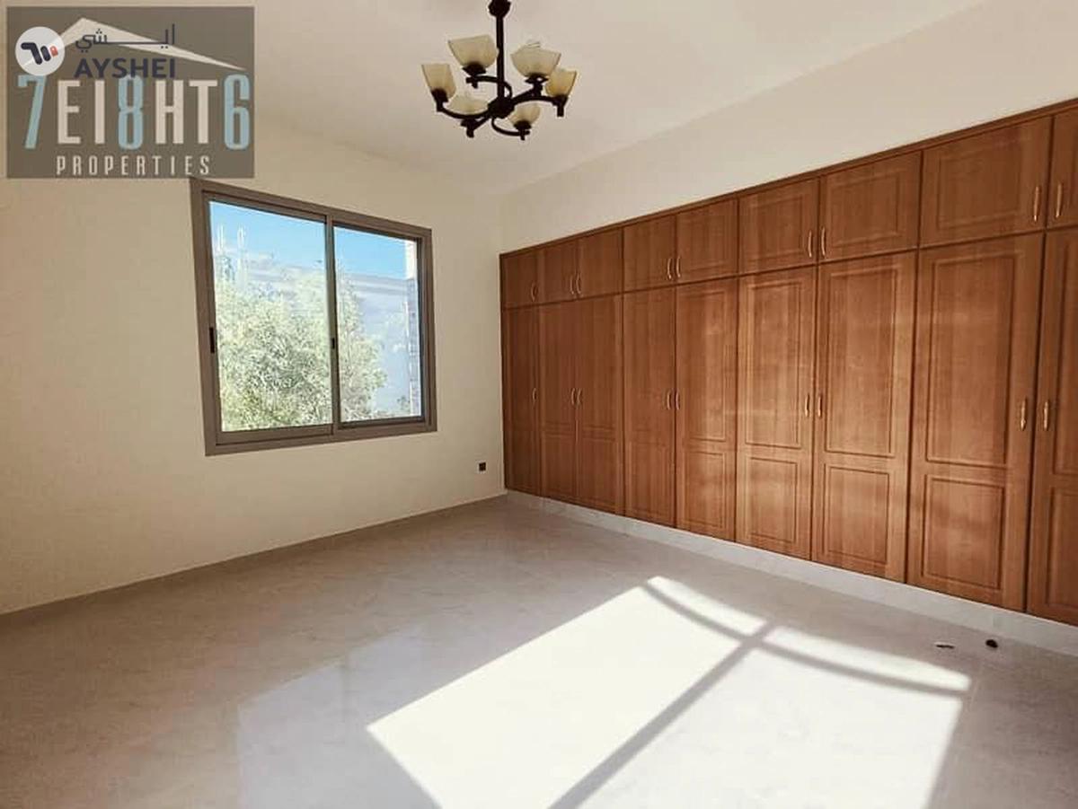 5 b/r modern design semi-indep villa with large living room + outside maids room-5-5