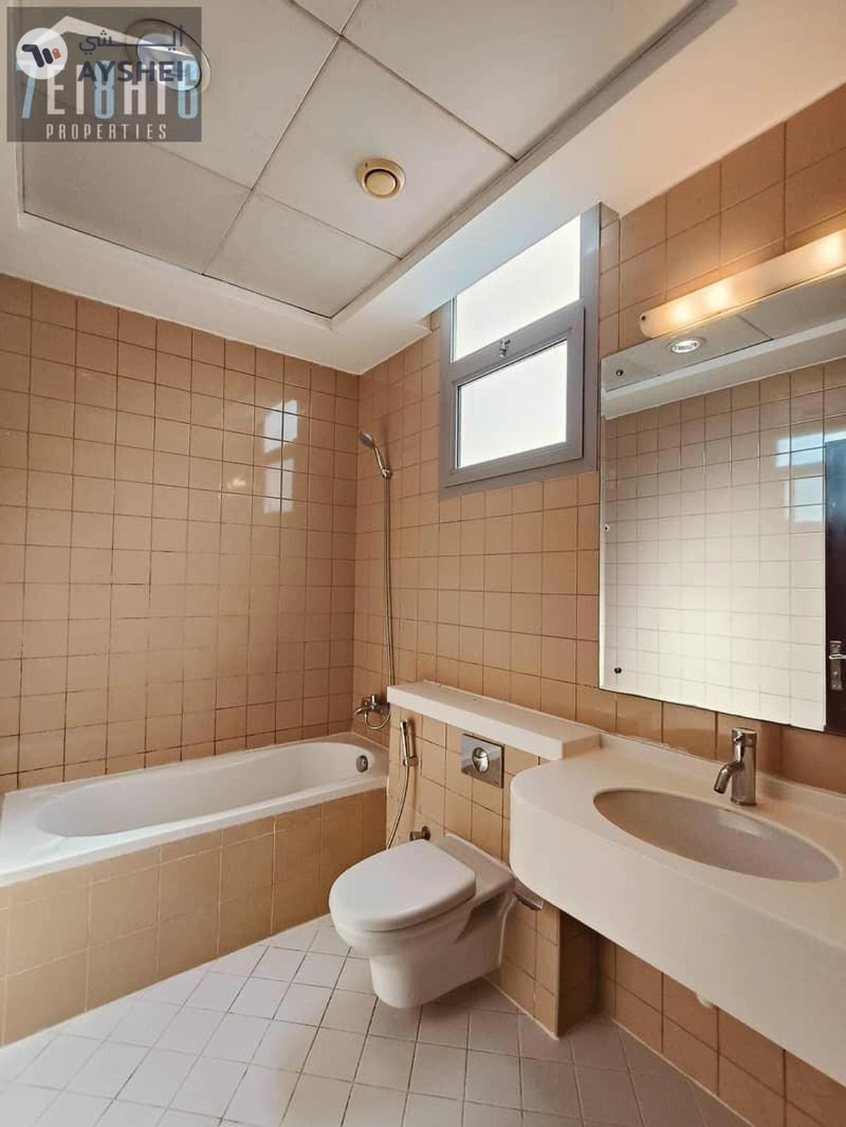 5 b/r modern design semi-indep villa with large living room + outside maids room-7-7