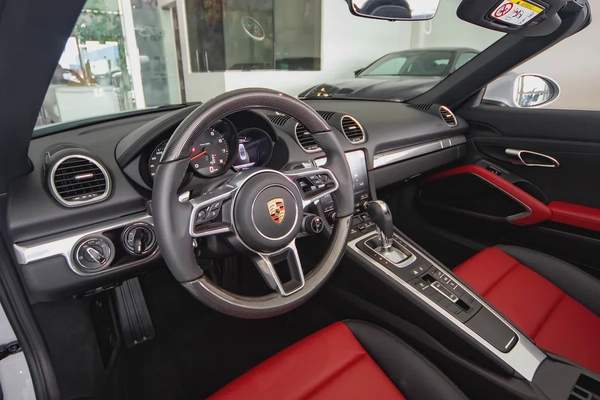 Brand New Porsche 718 Boxster 2024 | GCC |Only 500 KM