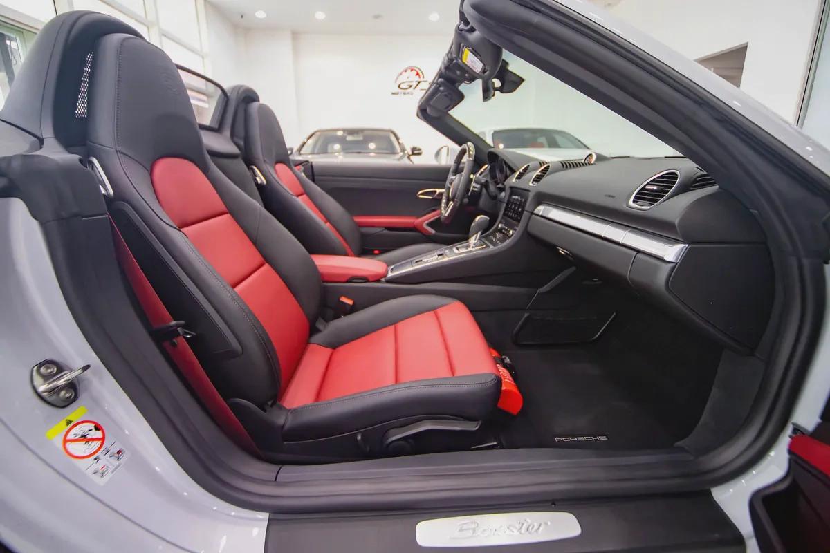 Brand New Porsche 718 Boxster 2024 | GCC |Only 500 KM-14-14