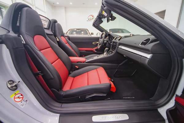 Brand New Porsche 718 Boxster 2024 | GCC |Only 500 KM