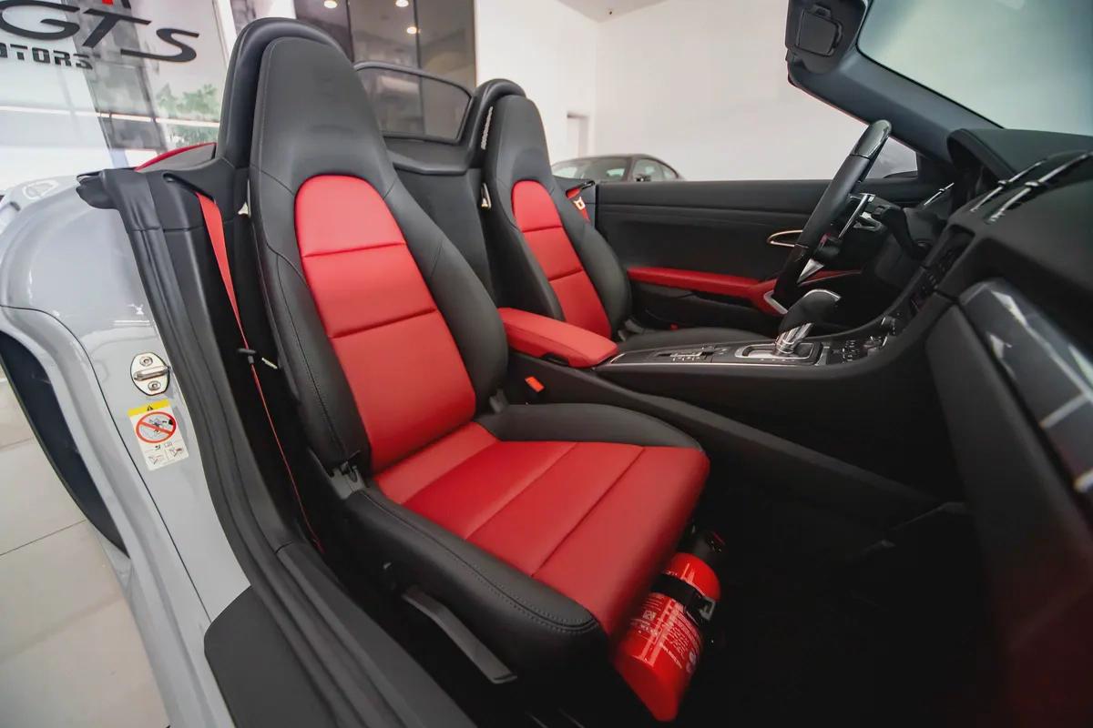 Brand New Porsche 718 Boxster 2024 | GCC |Only 500 KM-16-16