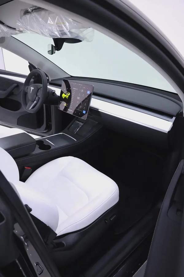 TESLA MODEL Y BRAND NEW 2024