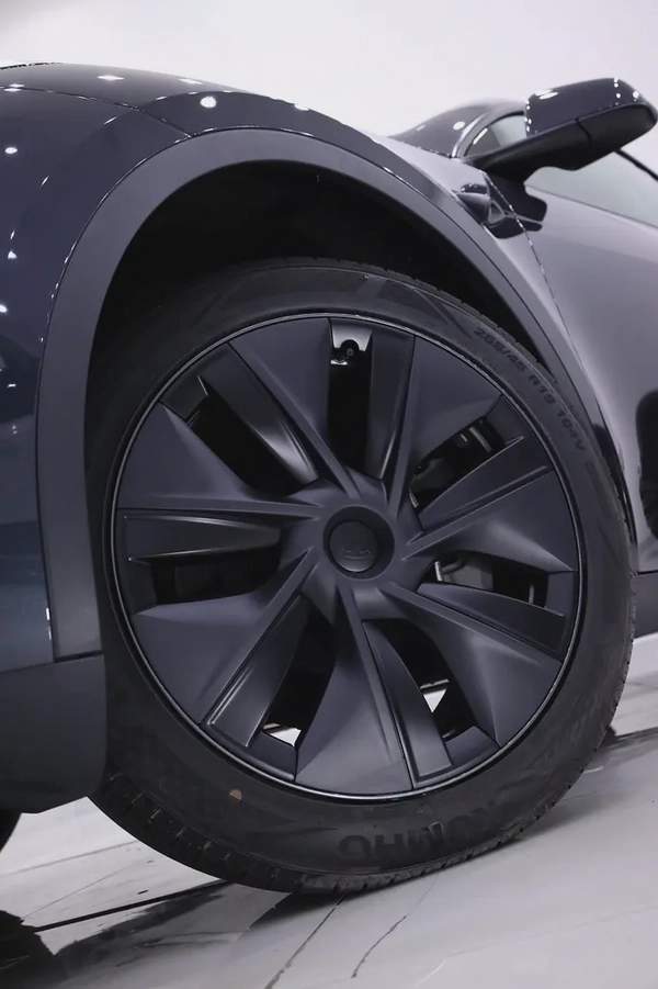 TESLA MODEL Y BRAND NEW 2024