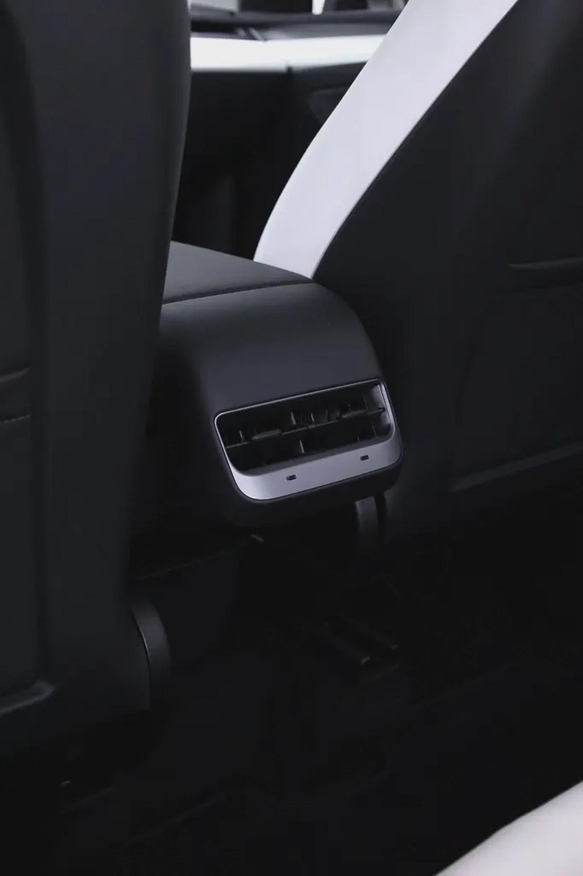 TESLA MODEL Y BRAND NEW 2024-13-13