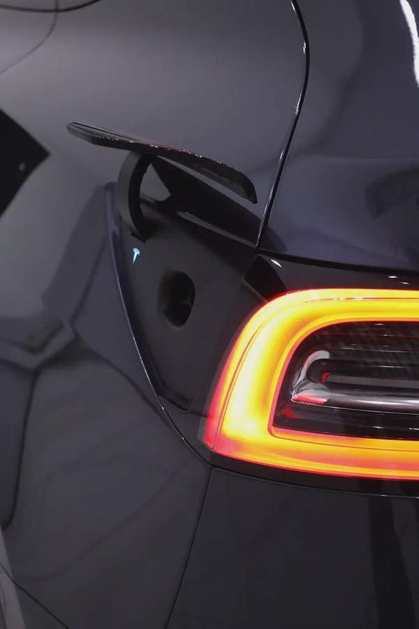 TESLA MODEL Y BRAND NEW 2024