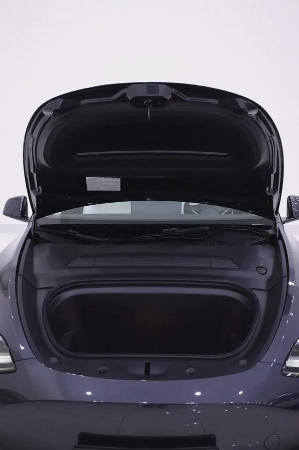 TESLA MODEL Y BRAND NEW 2024