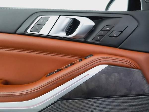 4,044 AED / 60 month’s | 0% DP | 2021 BMW X5 M50i M-Sport / BMW Warranty / Full BMW Service History