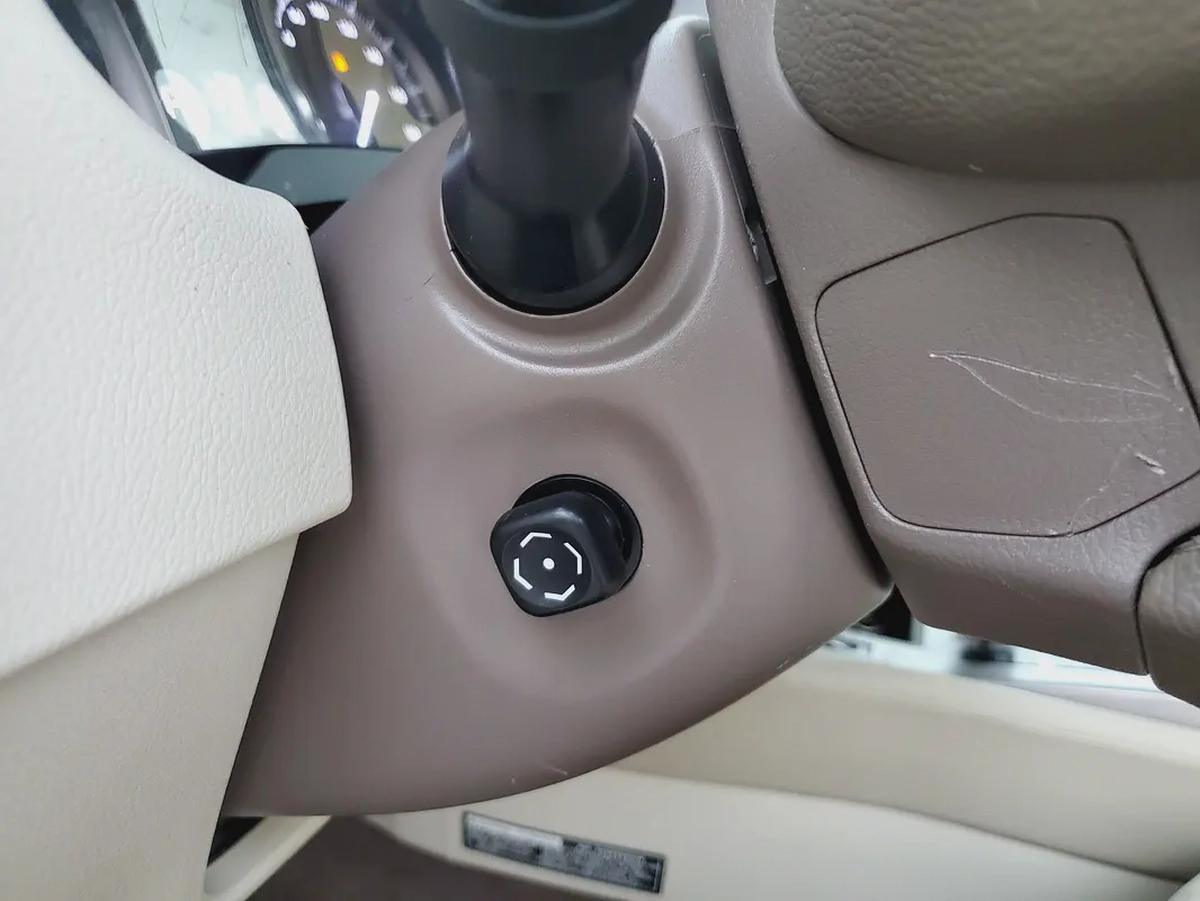 LEXUS GX460 2010 FACELIFTED 2021 G.C.C FULL OPTION IN EXCELLENT CONDITION-9-9