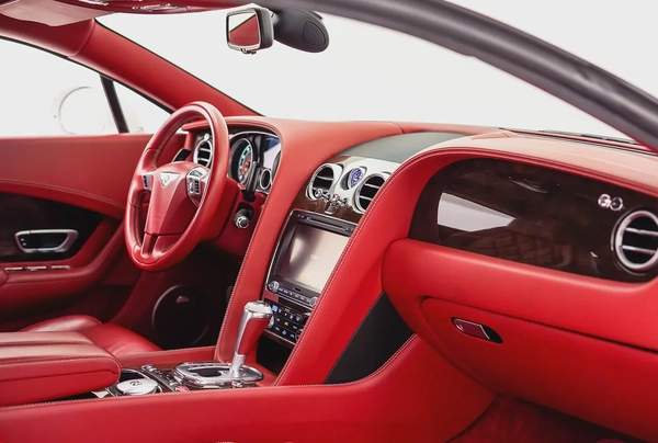 2872 PM | BENTLEY CONTINENTAL GT SPEED 2013 | NAIM AUDIO | PRISTINE CONDITION |1 YEAR WARRANTY| GCC