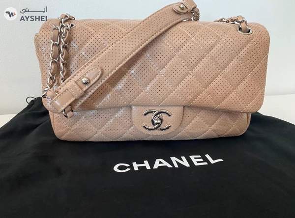 CHANEL BAG - CLASSIC DESIGN - BEIGE SILVER - FINE CONDITION!