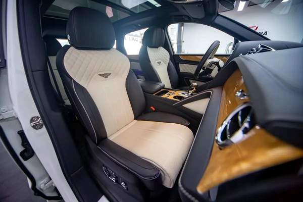 Bentley Bentayga V8 | 2021 | 13,000 km | Original Paint