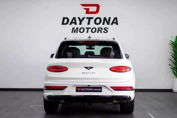 Bentley Bentayga V8 | 2021 | 13,000 km | Original Paint