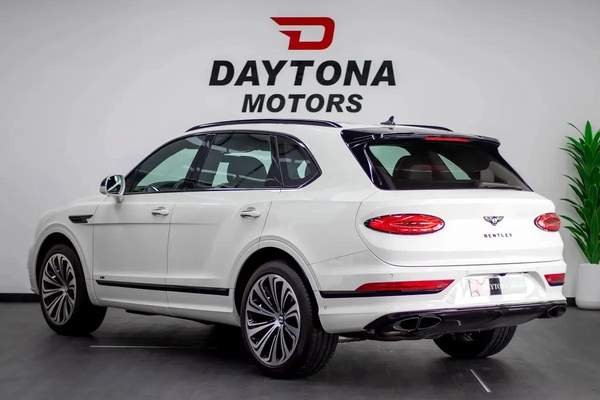 Bentley Bentayga V8 | 2021 | 13,000 km | Original Paint