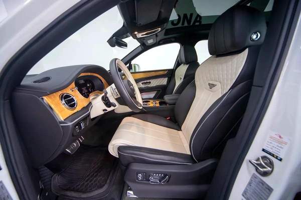 Bentley Bentayga V8 | 2021 | 13,000 km | Original Paint